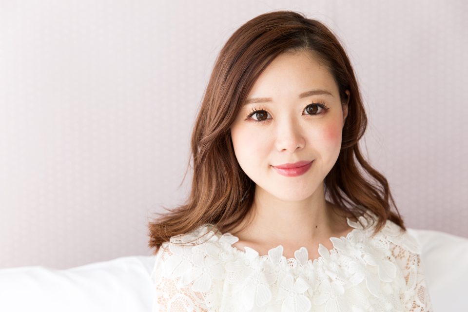 笑顔の女性(midium)